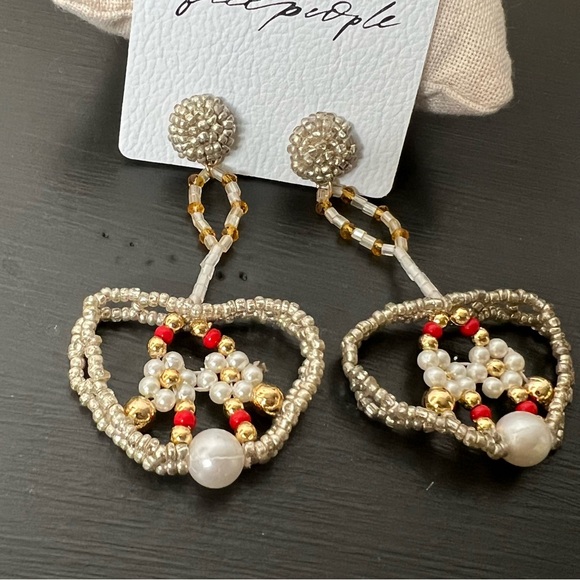 Free People Rita Beaded Dangle Earrings NWT - Picture 3 of 4
